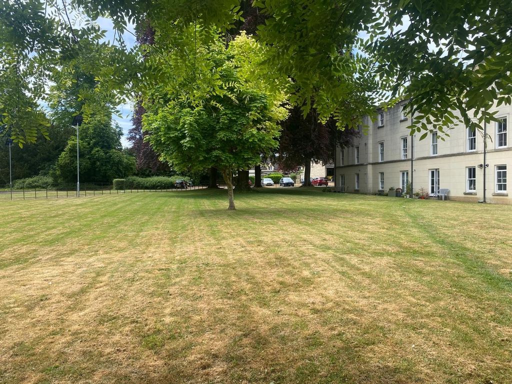 Additional image 9 of 3 bed flat for saleChesterton Lane, Cirencester, Gloucestershire GL7