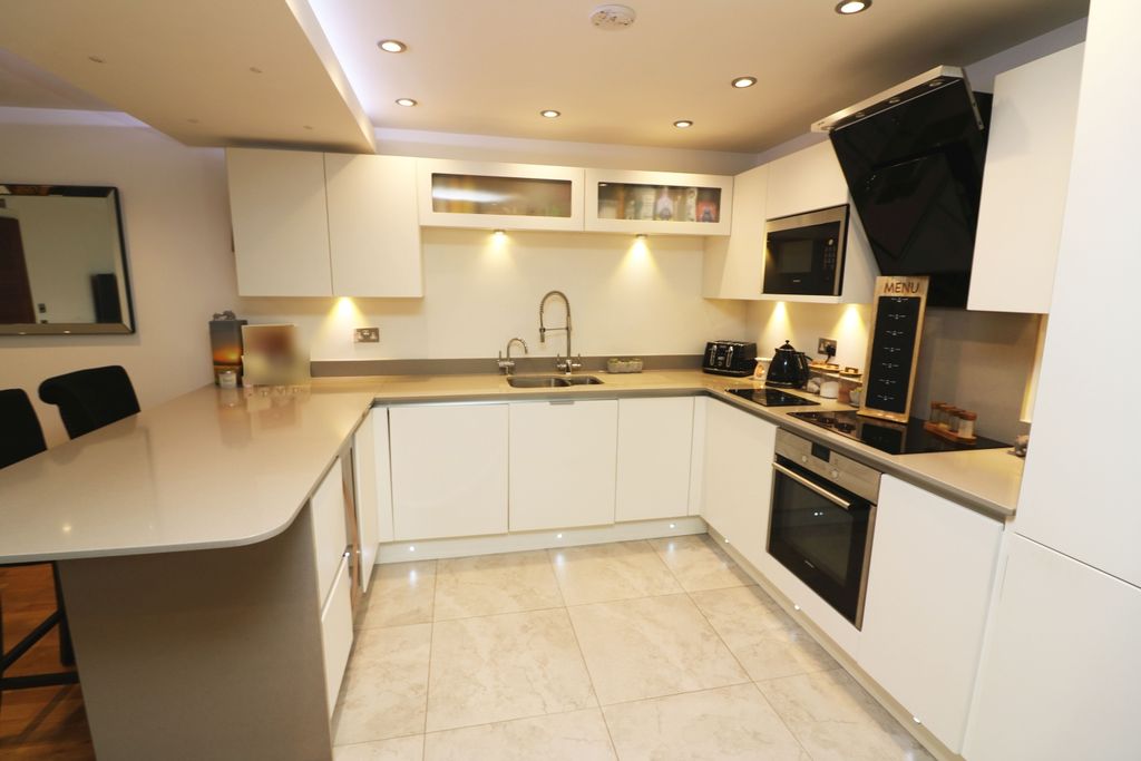 Additional image 2 of 2 bed maisonette for saleGuildford Street, Chertsey, Surrey KT16