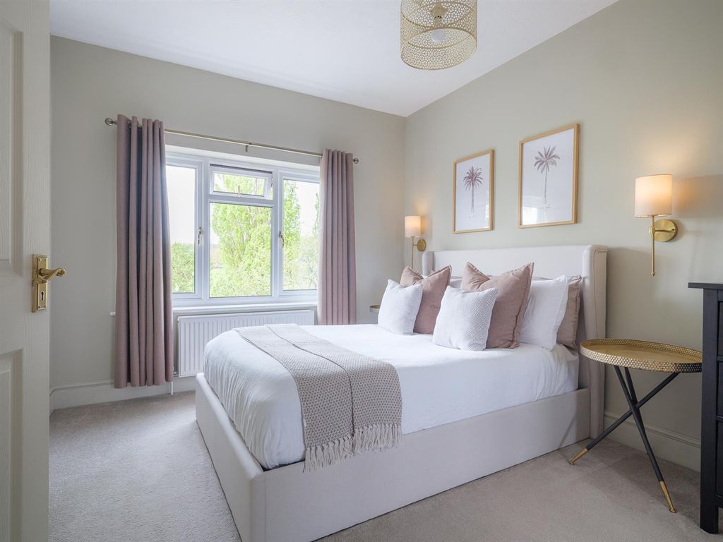 Additional image 14 of 5 bed detached house for saleYewstock Crescent West, Chippenham SN15