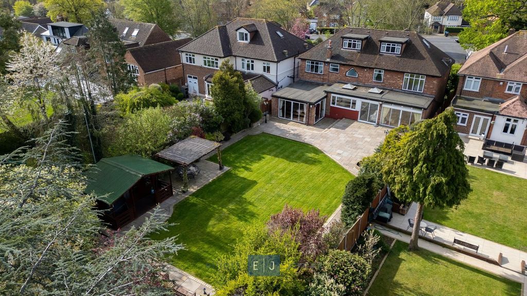 Additional image 2 of 5 bed detached house for saleLee Grove, Chigwell IG7