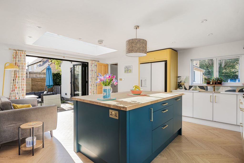 Additional image 2 of 4 bed bungalow for saleBarn Way, Cirencester, Gloucestershire GL7