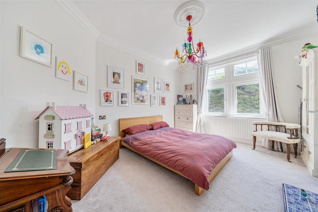 Additional image 16 of 3 bed maisonette for saleBrackendale Road, Camberley, Surrey GU15