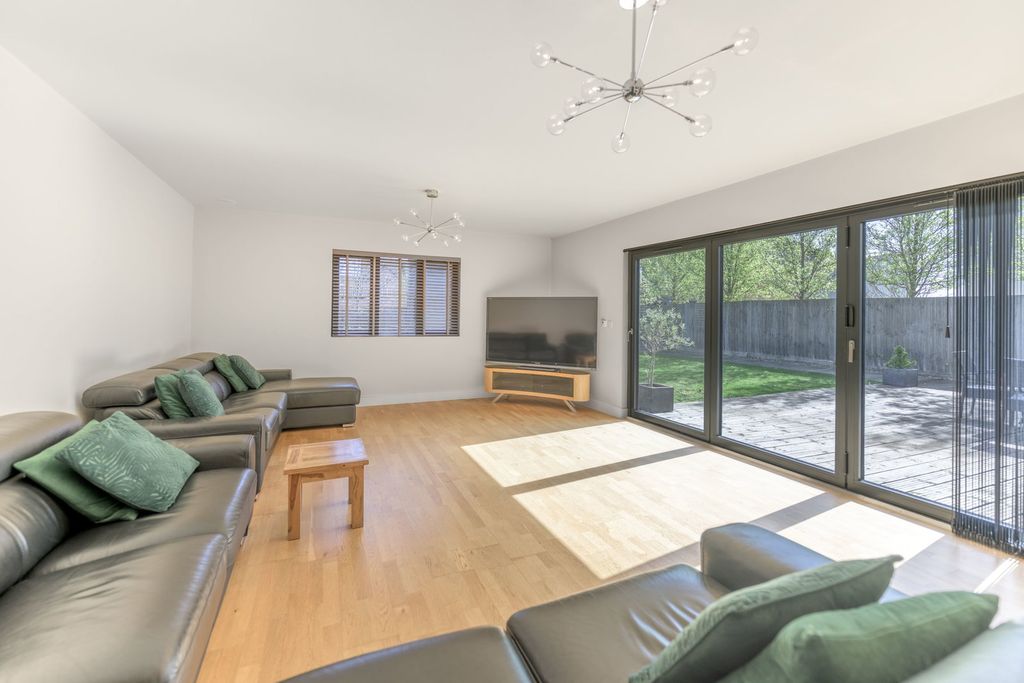 Additional image 16 of 5 bed detached house for saleAlbert Way, Chatteris PE16