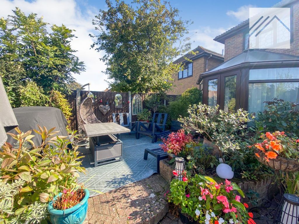 Additional image 19 of 4 bed detached house for saleThorpe Leas, Canvey Island SS8