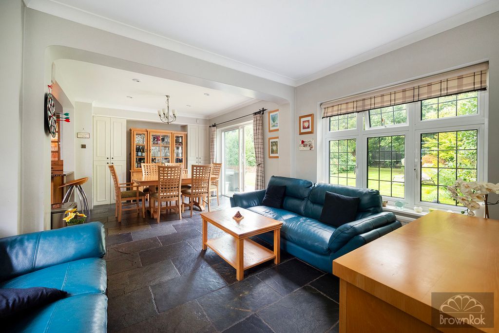 Additional image 8 of 5 bed detached house for saleHeathfield Road, Bushey, Hertfordshire WD23