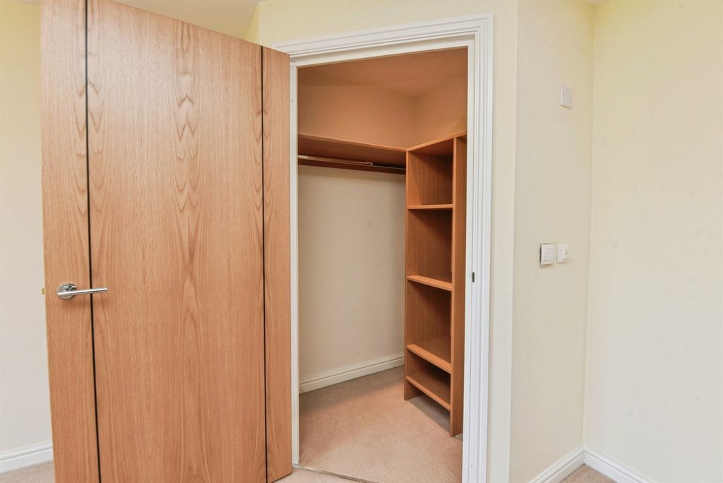Additional image 6 of 2 bed flat for saleWestmead Lane, Chippenham SN15