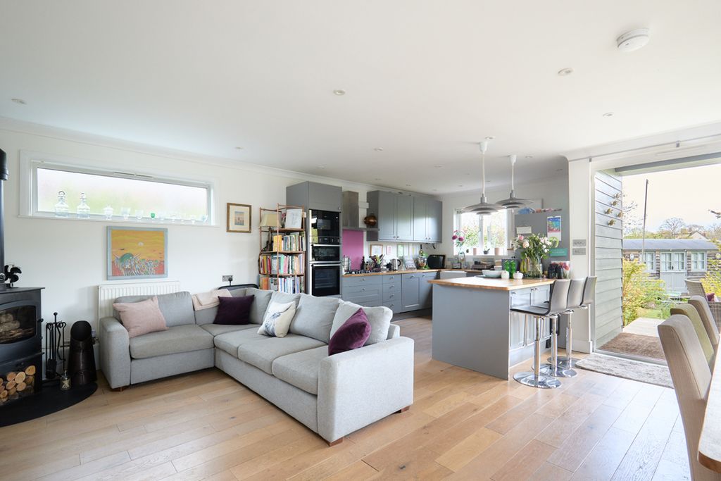 Additional image 9 of 2 bed detached house for saleLaleham Reach, Chertsey KT16