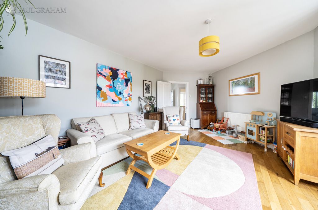 Additional image 6 of 3 bed flat for saleLavender Close, Carshalton SM5