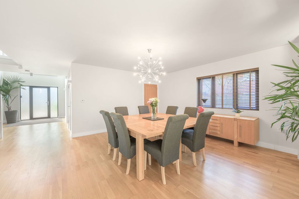 Additional image 10 of 5 bed detached house for saleAlbert Way, Chatteris PE16