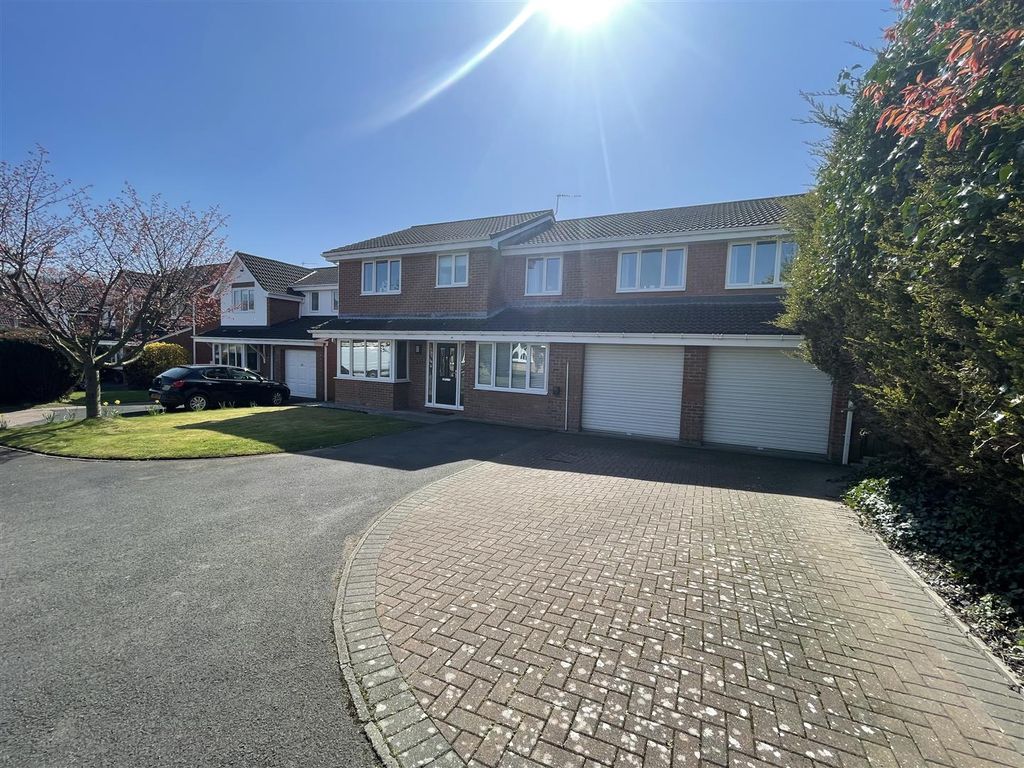 Additional image 35 of 6 bed detached house for saleLindisfarne Close, Chester Le Street DH2