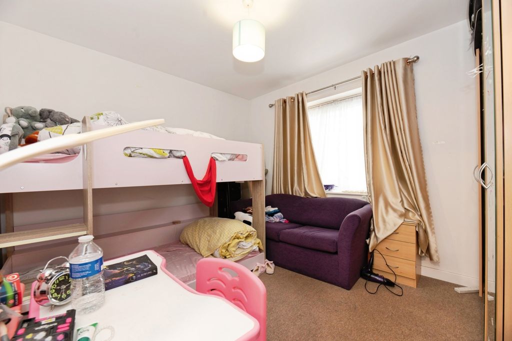 Additional image 7 of 2 bed flat for saleFerndale Crescent, Surrey SM5