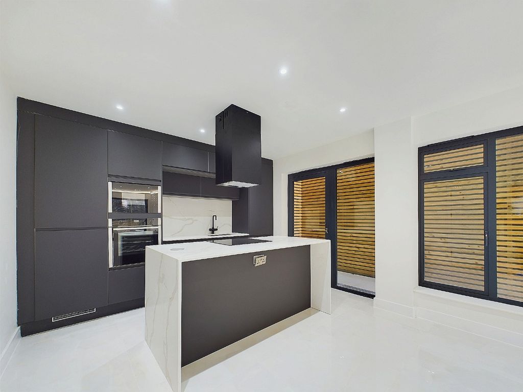 Additional image 3 of 2 bed flat for saleSilver Leaves, Southill Road, Chislehurst, Kent BR7
