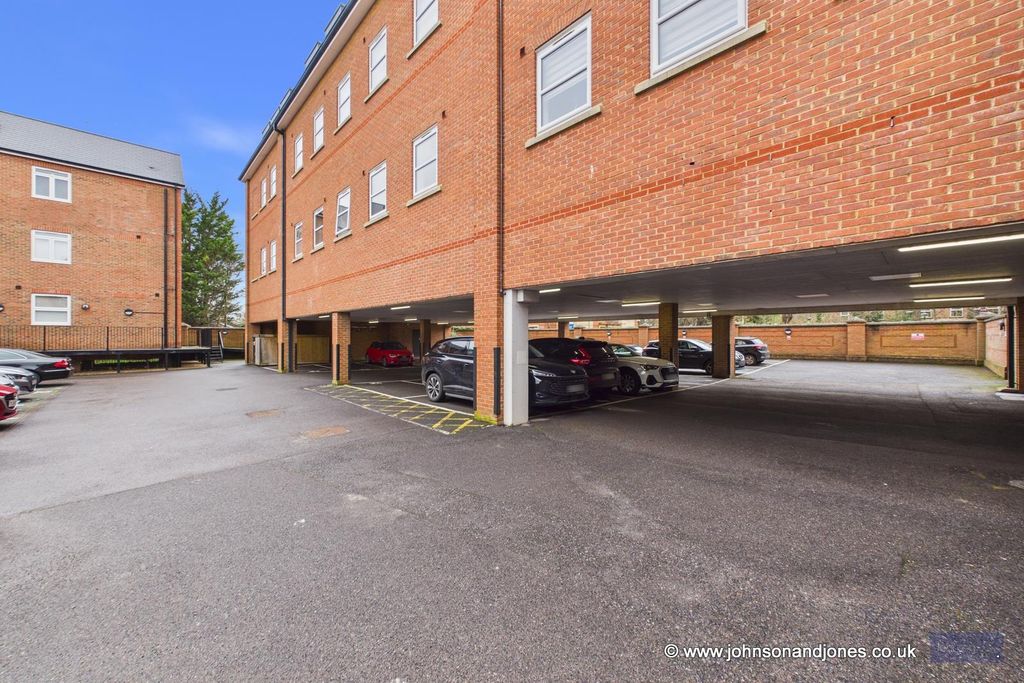 Additional image 15 of 2 bed flat for salePortman House, Chertsey KT16