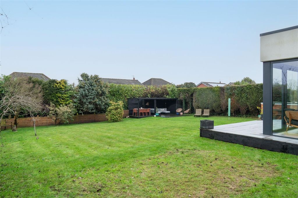 Additional image 50 of 4 bed detached house for saleWalton Back Lane, Walton, Chesterfield S42