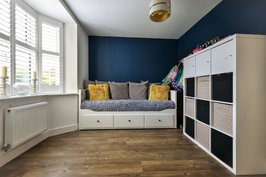 Additional image 16 of 4 bed detached house for sale71 Swinbrook Road, Carterton OX18