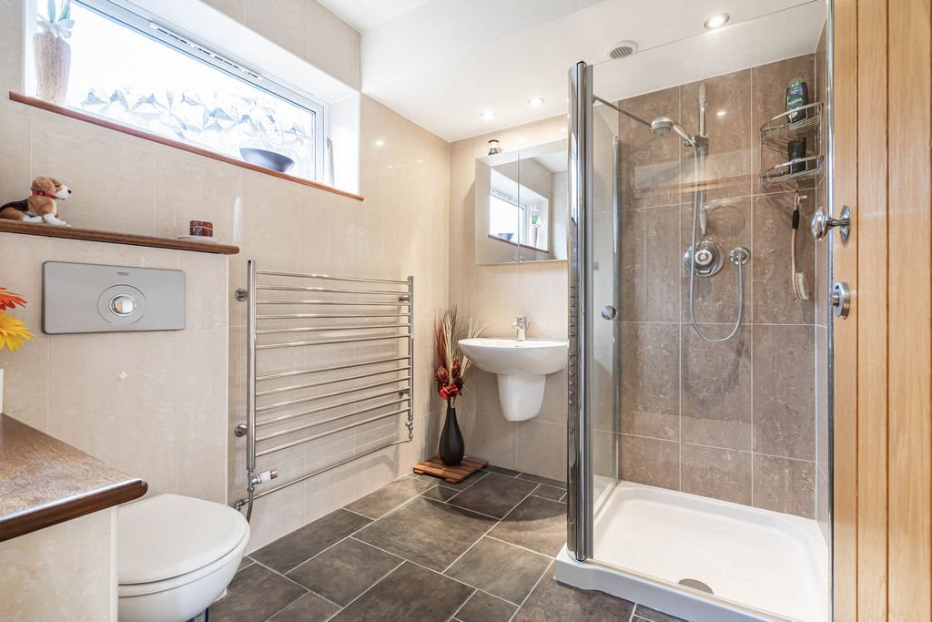 Additional image 11 of 3 bed detached bungalow for saleBroad Walk, Caterham CR3