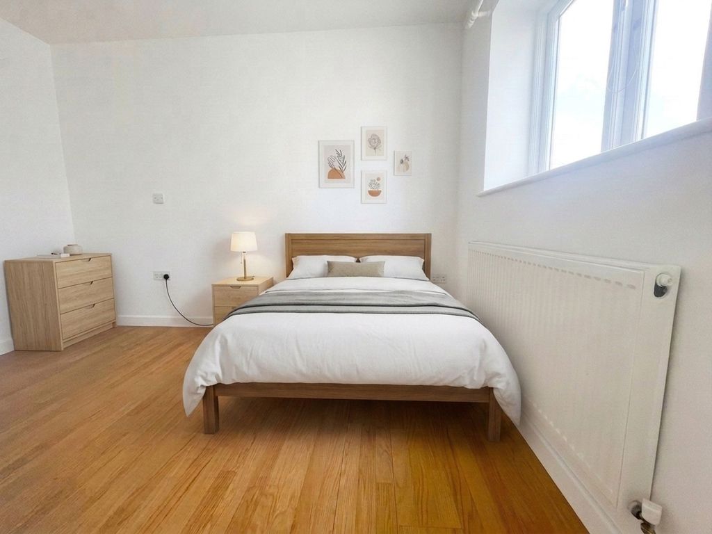 Additional image 4 of 1 bed flat for saleNorth Parade, Camborne TR14