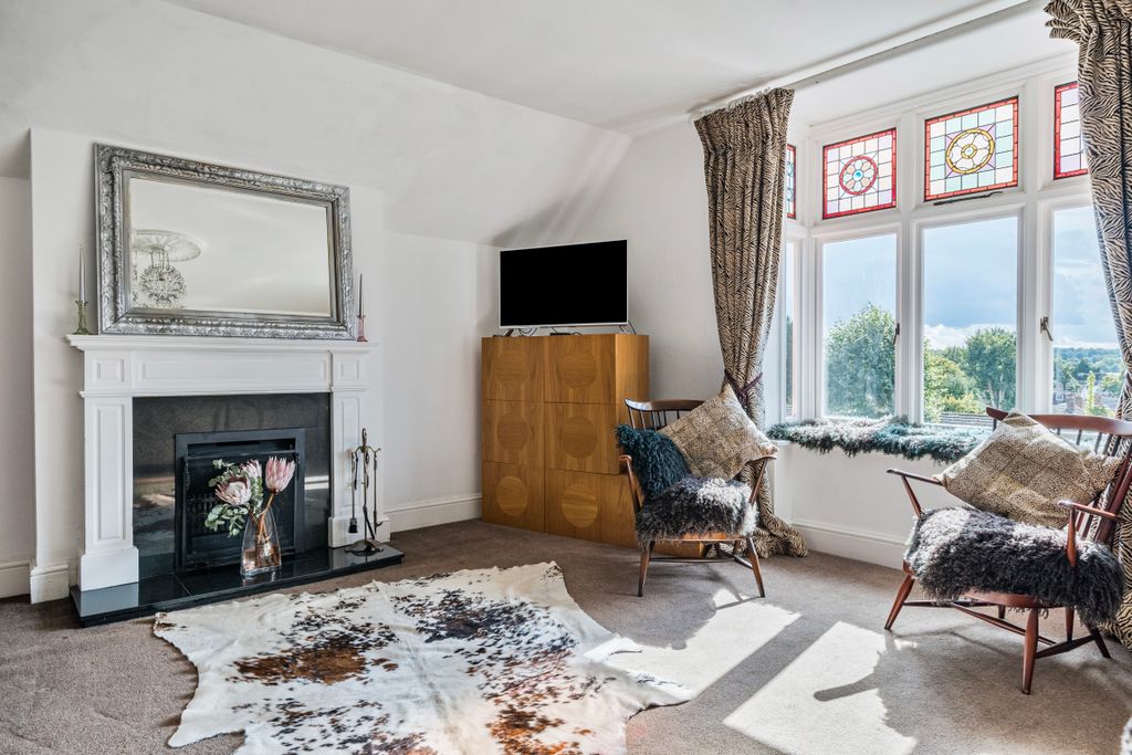 Additional image 4 of 3 bed flat for saleWoodlands Road, Camberley GU15