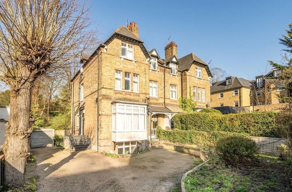 2 bed flat for saleLower Camden, Chislehurst, Kent BR7
