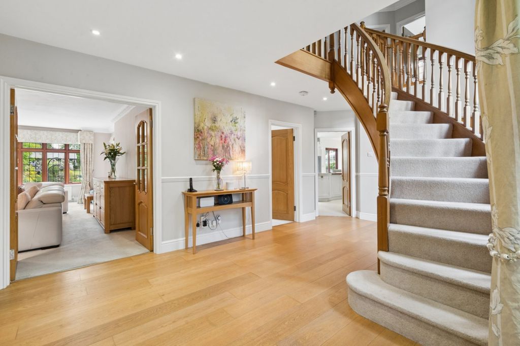 Additional image 8 of 5 bed detached house for saleBurtons Lane, Chalfont St. Giles, Buckinghamshire HP8