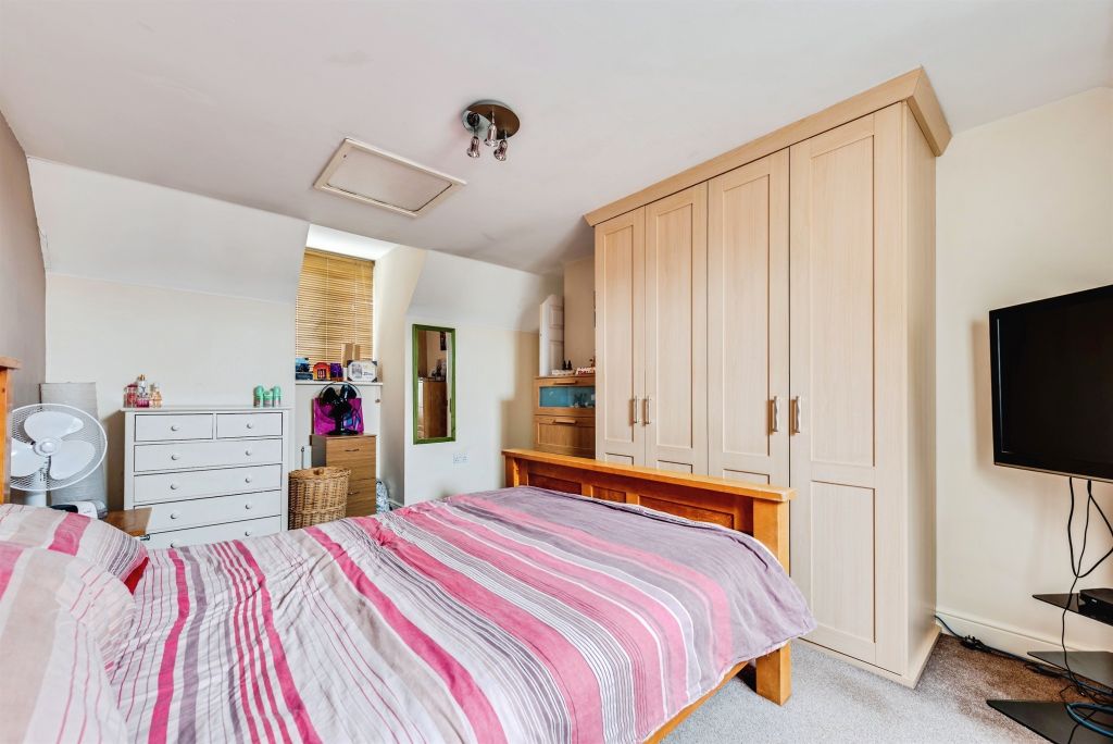 Additional image 7 of 5 bed terraced house for saleElmhurst Way, Carterton OX18