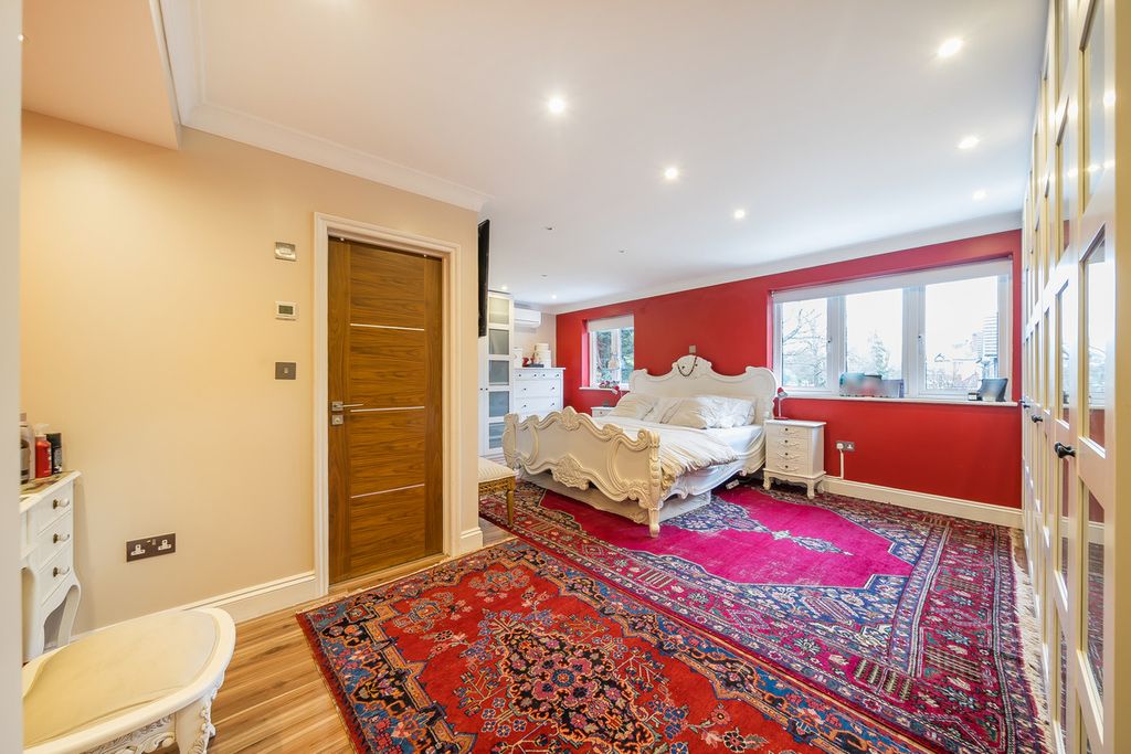 Additional image 17 of 5 bed detached house for saleHeathfield Road, Bushey WD23