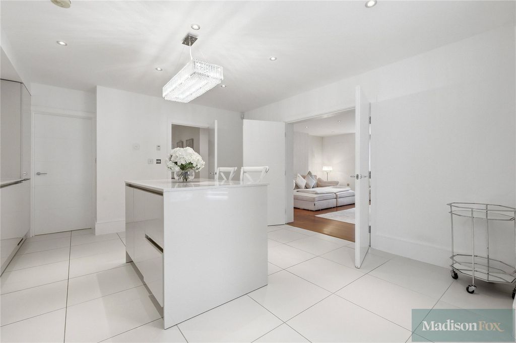 Additional image 12 of 2 bed flat for saleHigh Road, Chigwell, Essex IG7