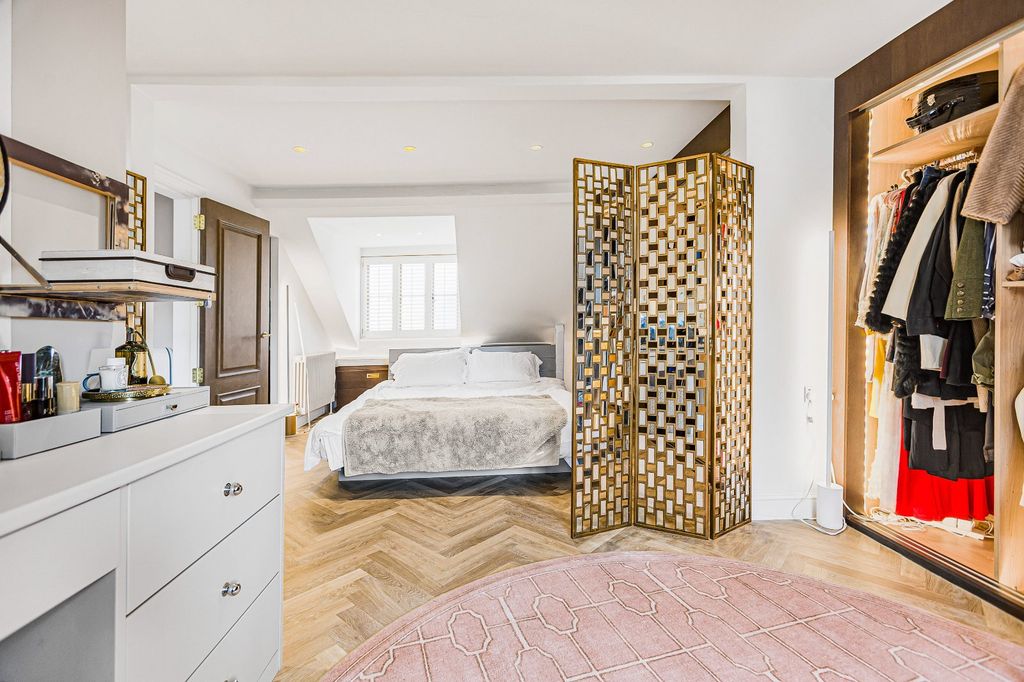 Additional image 20 of 3 bed end terrace house for saleCricklade Street, Cirencester, Gloucestershire GL7