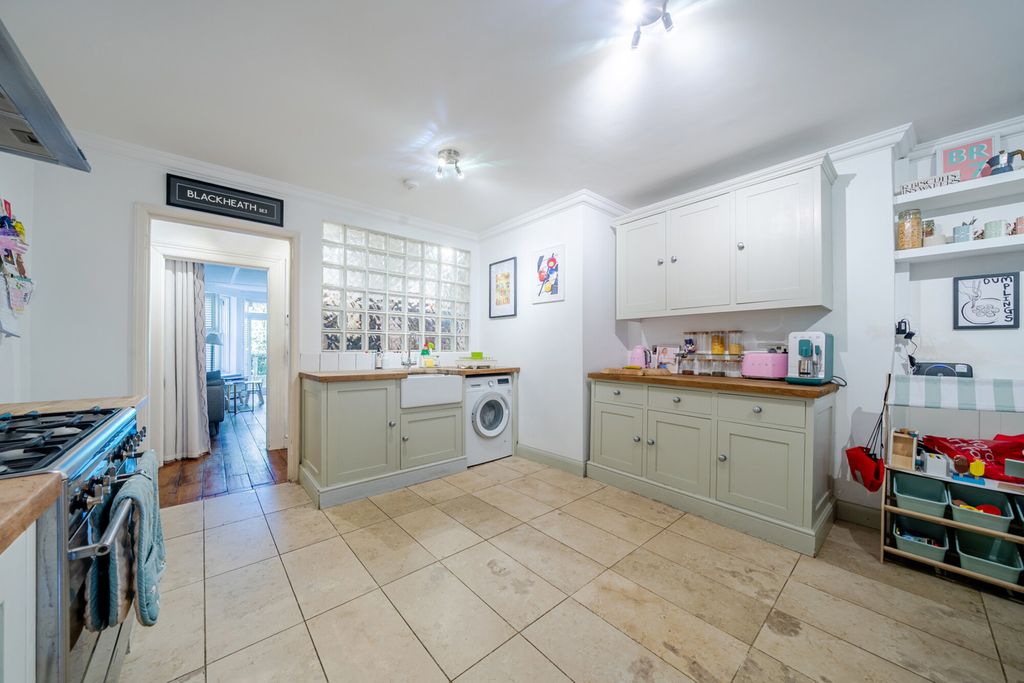 Additional image 8 of 4 bed flat for saleSusan Wood, Chislehurst BR7