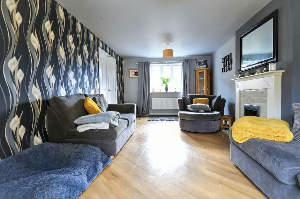 Additional image 8 of 5 bed detached house for saleBerryfield Way, Carterton OX18