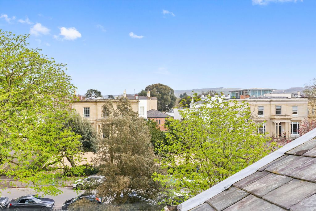 Additional image 18 of 5 bed terraced house for saleLypiatt Terrace, Cheltenham, Gloucestershire GL50