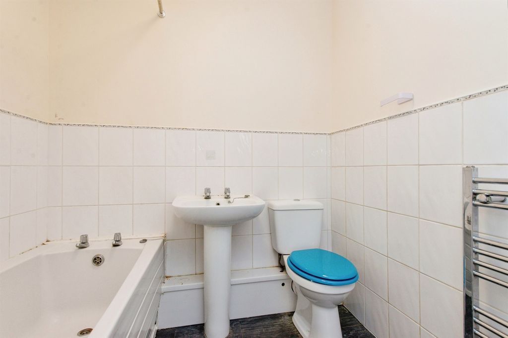 Additional image 13 of 2 bed maisonette for saleElizabeth Drive, Castleford WF10