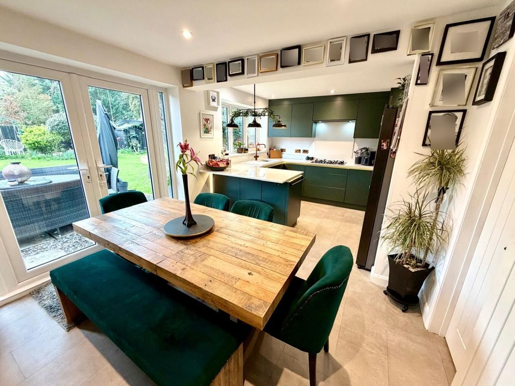Additional image 4 of 4 bed detached house for saleLittle Green Lane, Chertsey, Surrey KT16
