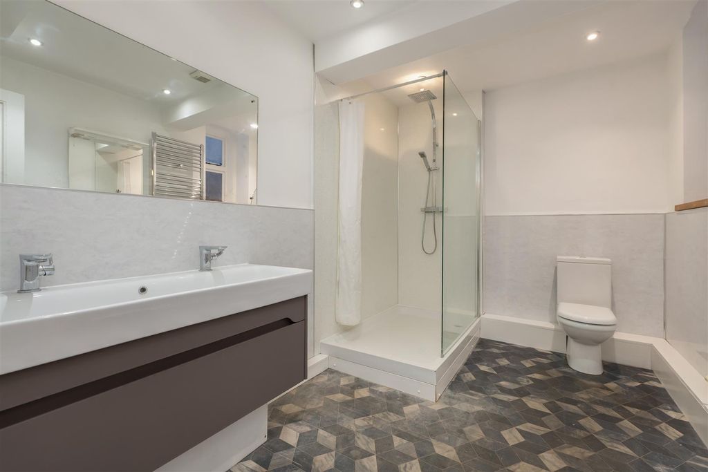 Additional image 11 of 3 bed flat for saleNew Dover Road, Canterbury CT1