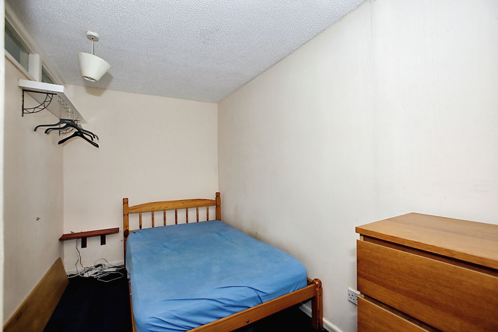 Additional image 5 of 1 bed flat for saleBubwith Close, Chard, Somerset TA20