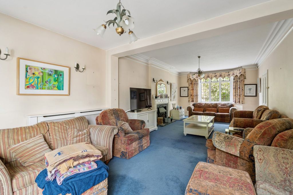 Additional image 6 of 5 bed detached house for saleFinch Lane, Bushey WD23