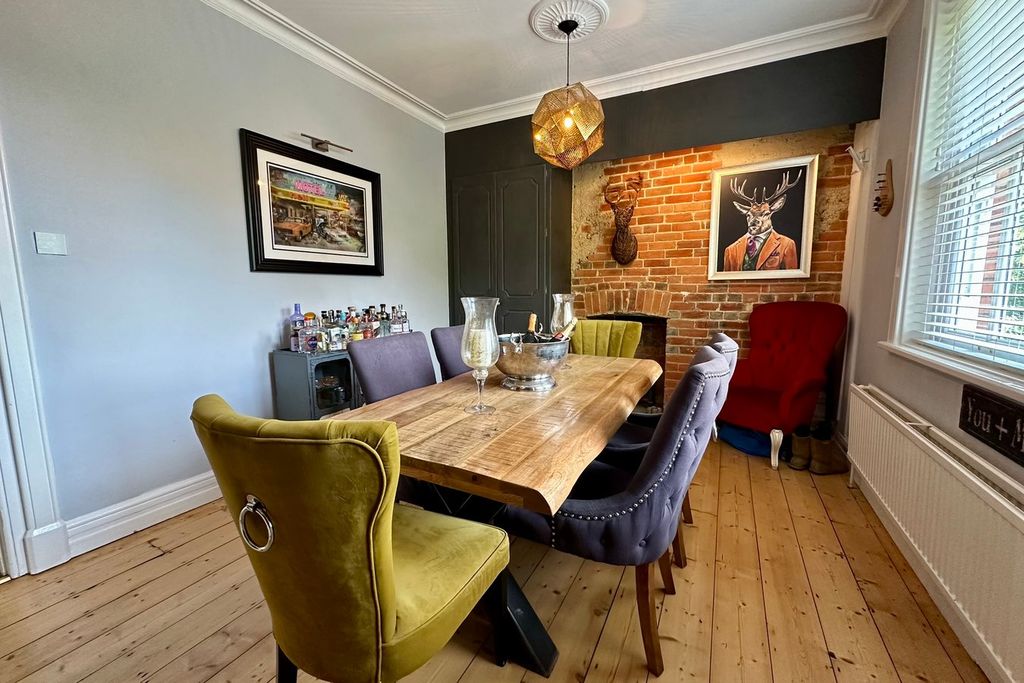 Additional image 7 of 2 bed flat for salePortesbery Road, Camberley GU15