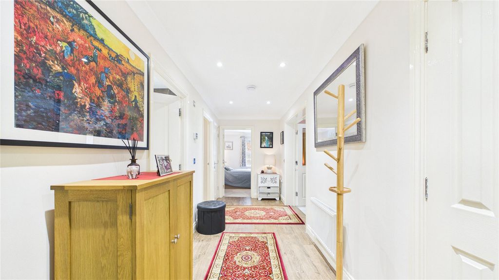 Additional image 6 of 2 bed flat for saleCamberley, Surrey GU15