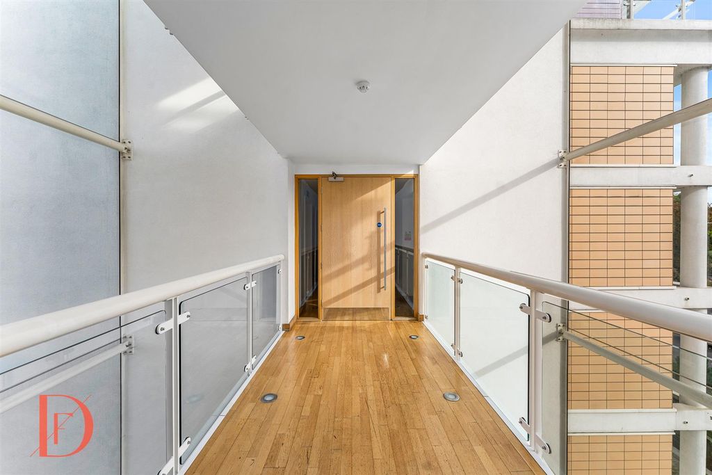 Additional image 19 of 2 bed flat for saleHigh Road, Chigwell IG7