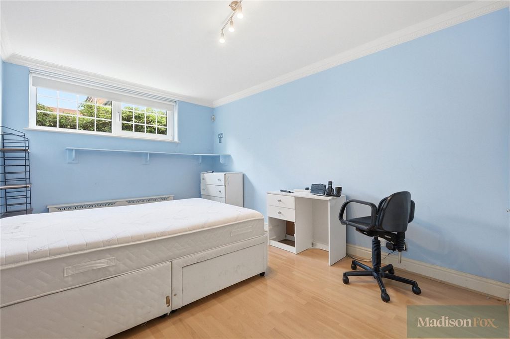 Additional image 22 of 2 bed flat for saleManor Road, Chigwell, Essex IG7