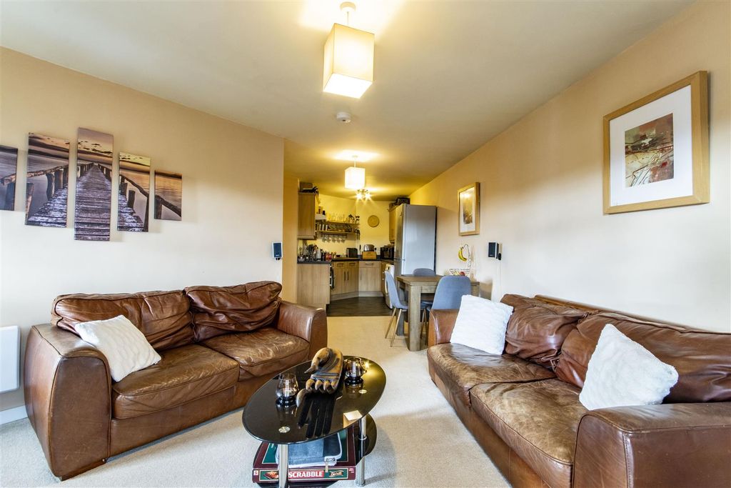 Additional image 4 of 2 bed flat for saleAston House, Horse Chestnut Close, Chesterfield S40