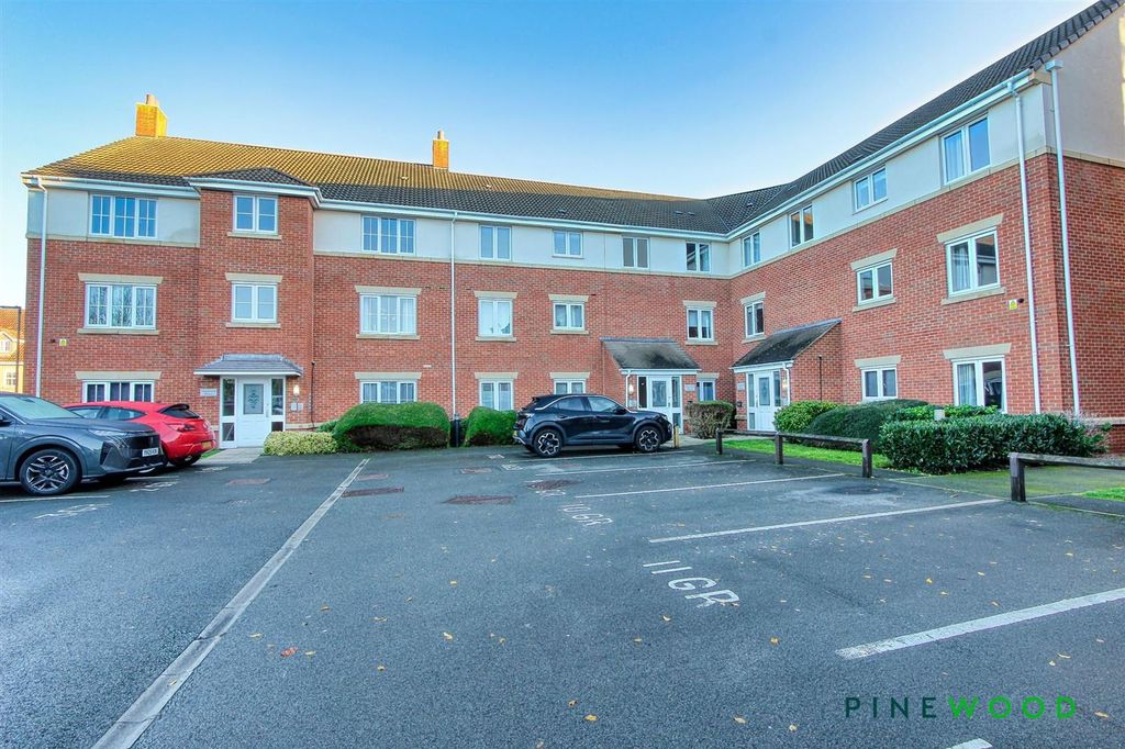 Additional image 15 of 2 bed flat for saleArchdale Close, Chesterfield S40