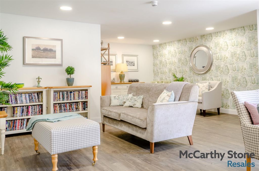 Additional image 17 of 1 bed flat for saleTrinity Road, Chipping Norton, Oxfordshire OX7