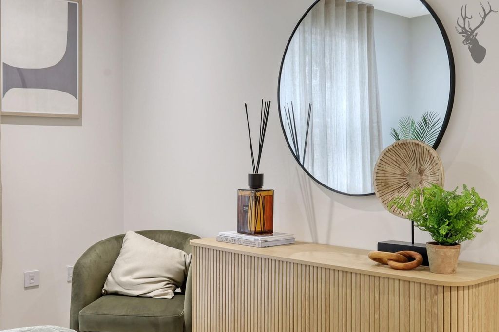 Additional image 13 of 2 bed flat for saleHigh Road, Chigwell IG7
