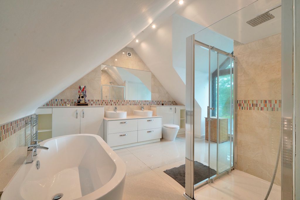Additional image 13 of 3 bed detached house for saleDockett Eddy, Chertsey KT16