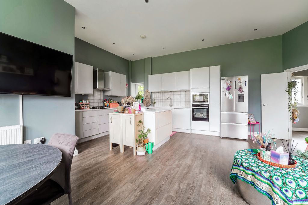 Additional image 14 of 2 bed flat for salePoulter Park, Bishopsford Road, Morden SM4