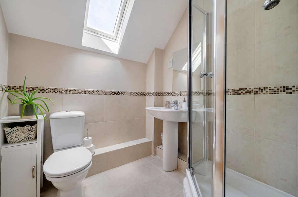 Additional image 19 of 5 bed detached house for saleGolf Drive, Camberley, Surrey GU15