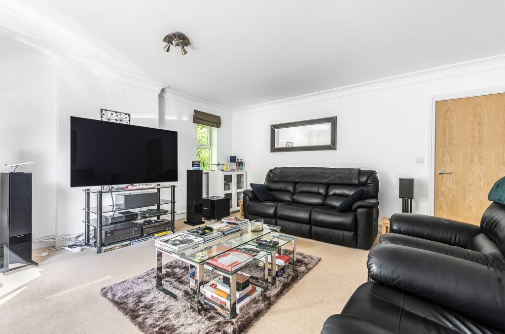 Additional image 9 of 2 bed flat for saleLondon Road, Camberley, Surrey GU15