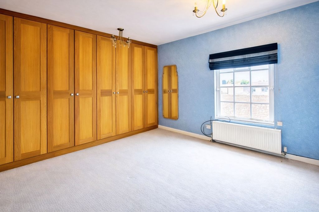 Additional image 8 of 2 bed flat for saleBlack Friars, Chester, Cheshire CH1