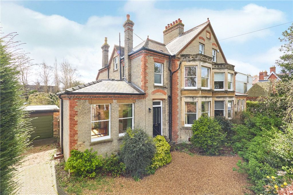 5 bed semi-detached house for saleCavendish Avenue, Cambridge CB1